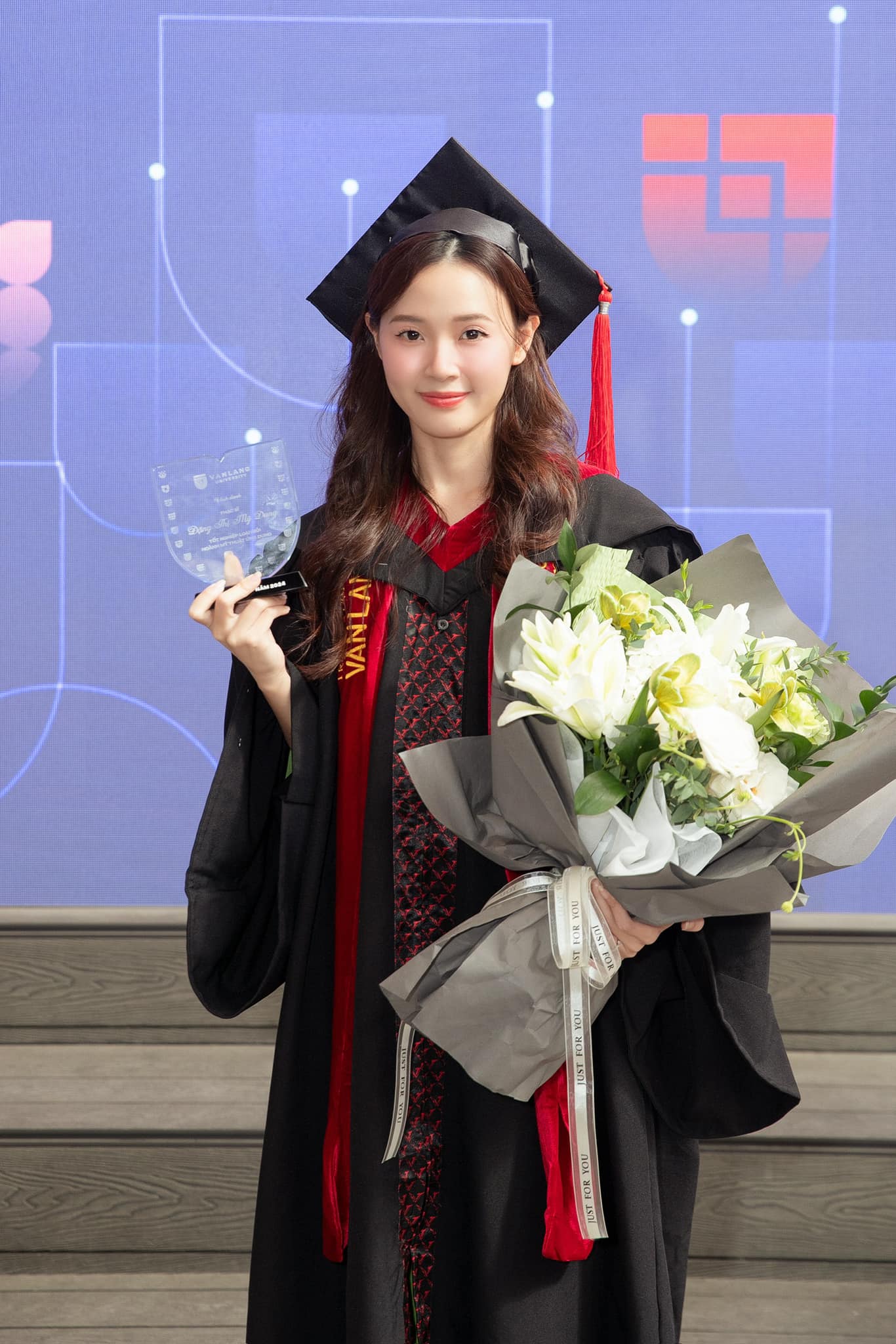 Midu gây tranh cãi vì mắc 1 lỗi khó tin, netizen tràn vào nhắc nhở- Ảnh 2. Midu gây tranh cãi vì mắc 1 lỗi khó tin, netizen tràn vào nhắc nhở- Ảnh 2.