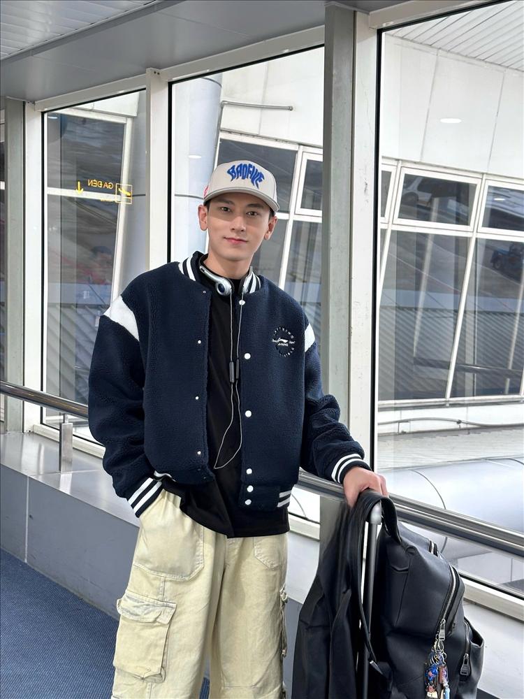 Netizen ‘săn lùng’ trang phục của Isaac tại concert Anh Trai Say Hi-5