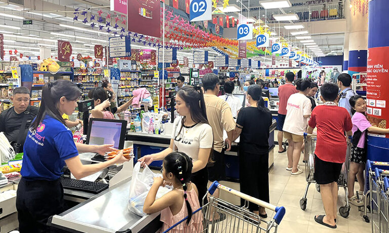 Tổng mức bán lẻ hàng hóa và doanh thu dịch vụ ước đạt gần 60 nghìn tỷ đồng