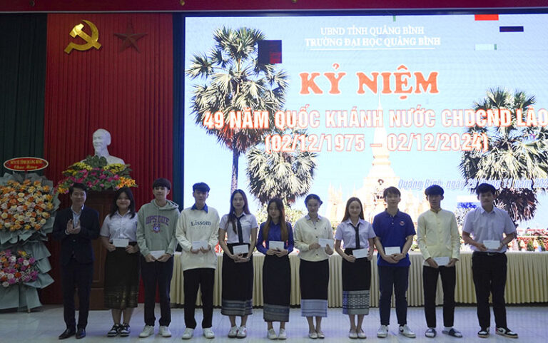 Trường đại học Quảng Bình: Kỷ niệm 49 năm ngày Quốc khánh nước CHDCND Lào
