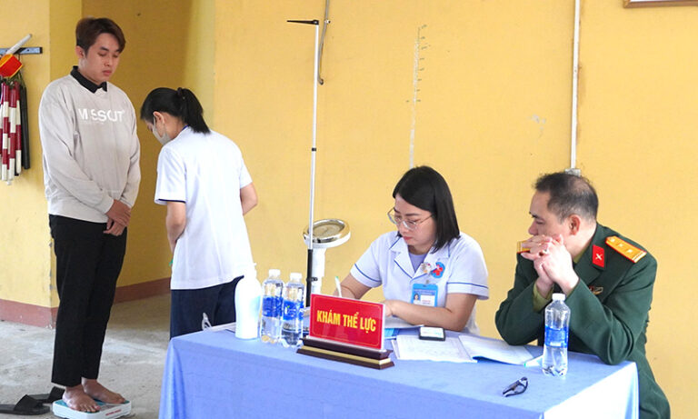 TP. Đồng Hới: Khám sức khỏe công dân sẵn sàng nhập ngũ