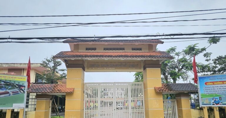Làm rõ vụ phụ huynh vào tận trường dằn mặt nữ học sinh lớp 7 ở Quảng Bình