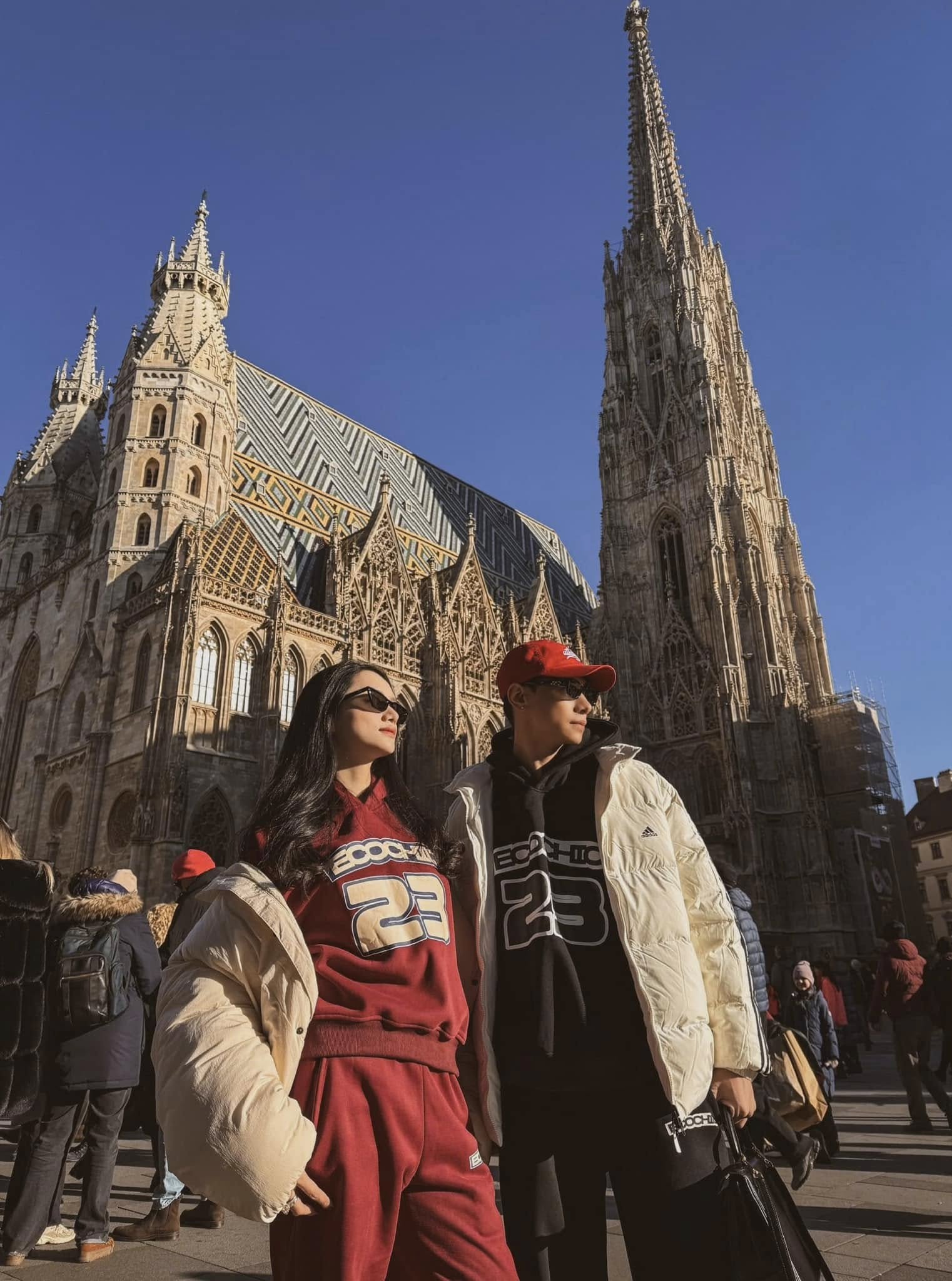 Hoa hậu Vbiz công khai ảnh hẹn hò bạn trai hot boy kém tuổi, netizen 'chấm hóng' tin hỷ - 4