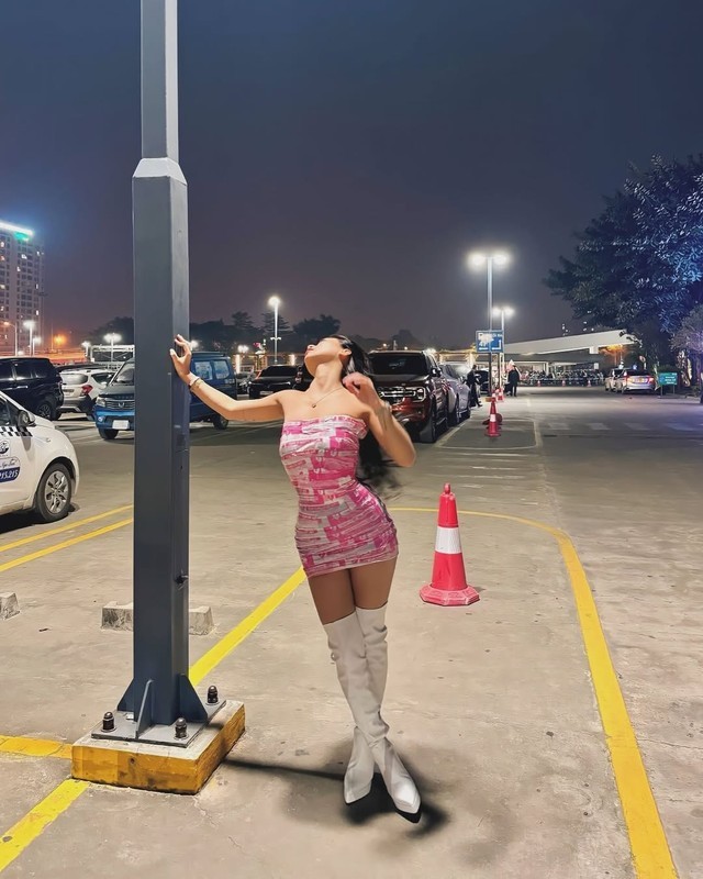 Đu trend “quấn băng keo”, Viên Bibi khiến netizen “sang chấn tâm lý“ - Hình 5 Du trend “quan bang keo”, Vien Bibi khien netizen “sang chan tam ly“-Hinh-5