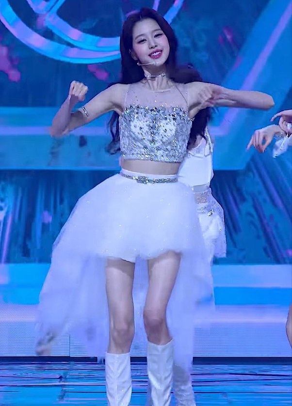 Công chúa Kpop không còn gầy trơ xương, netizen nói đúng 4 từ- Ảnh 15. Công chúa Kpop không còn gầy trơ xương, netizen nói đúng 4 từ- Ảnh 15.