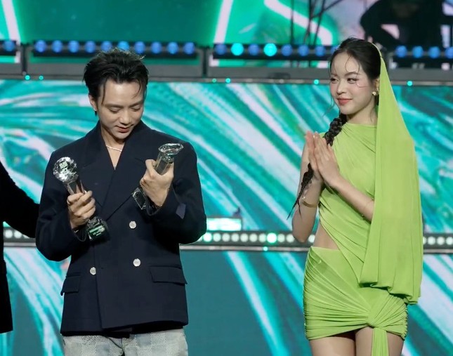 Sau Thùy Tiên - Quang Linh Vlogs, netizen lại hào hứng chế ảnh cưới một cặp đôi ảnh 7