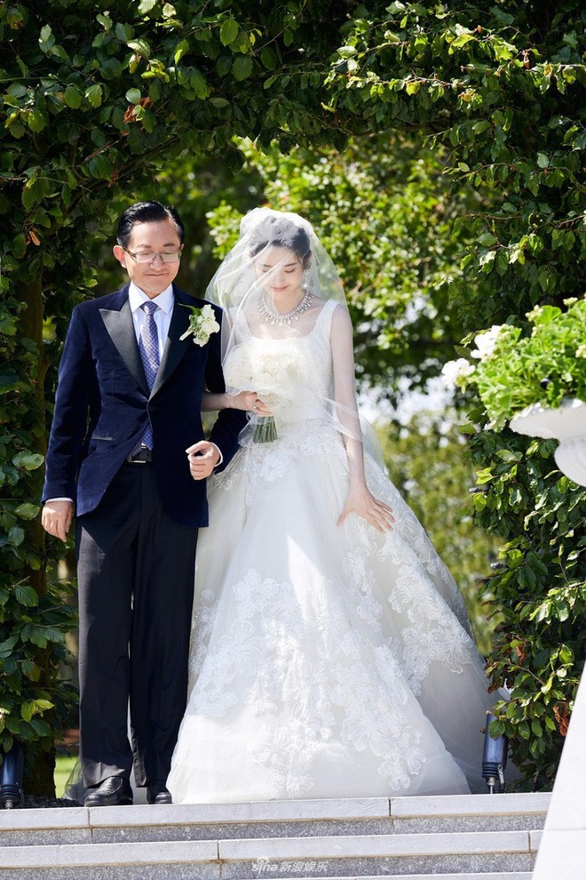 Phi tử hãm hại cả hậu cung ngoài đời phúc khí viên mãn, netizen ghen tị: Sống theo quy tắc 