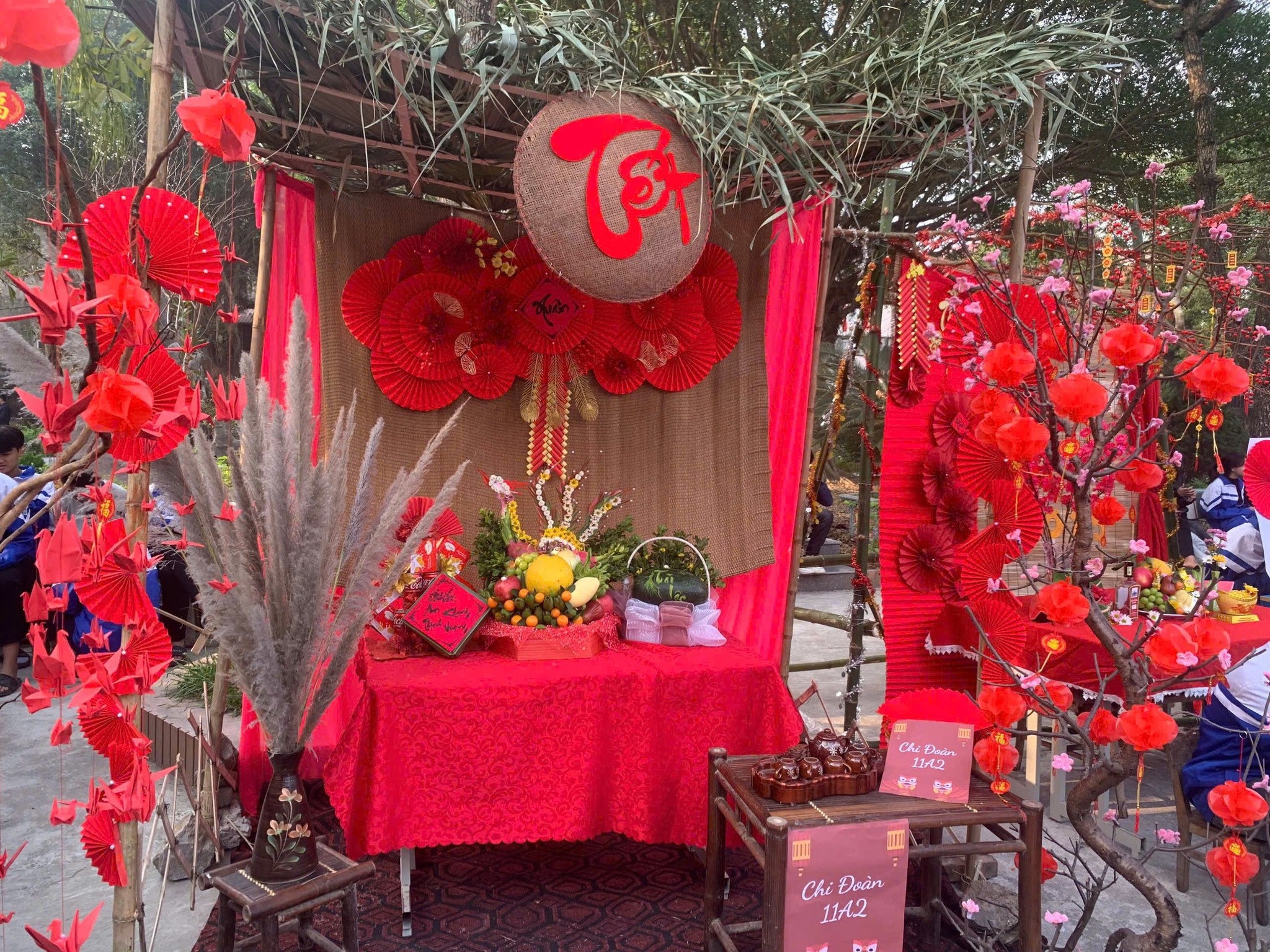 Netizens are excitedly competing to show off their 'virtual living' corners celebrating Tet at school - Photo 9.