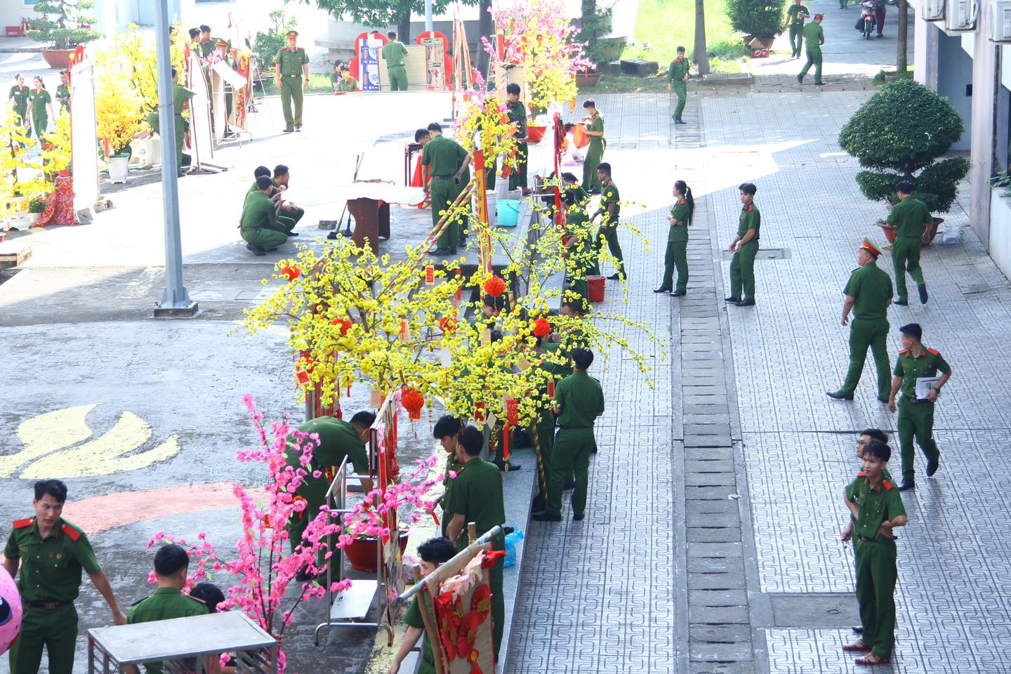 Netizens are excitedly competing to show off their 'virtual living' corners celebrating Tet at school - Photo 15.