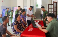 Công an Quảng Ninh tặng <a href=