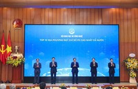 Từ trái qua phải: Bộ trưởng Bộ GD&ĐT Nguyễn Kim Sơn, Bộ trưởng Bộ TT&TT Nguyễn Mạnh Hùng, Phó Thủ tướng Bùi Thanh Sơn, Bộ trưởng Bộ KH&CN Huỳnh Thành Đạt và Thứ trưởng Bộ KH&CN Hoàng Minh công bố Chỉ số Đổi mới sáng tạo địa phương năm 2024.