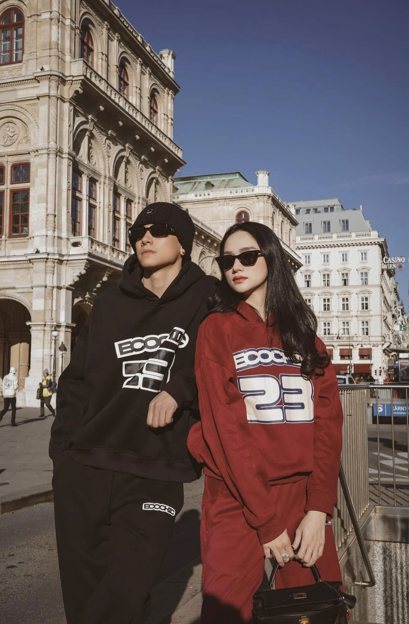 Hoa hậu Vbiz công khai ảnh hẹn hò bạn trai hot boy kém tuổi, netizen 'chấm hóng' tin hỷ