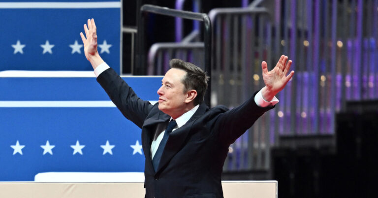 Ông Trump ủng hộ tỉ phú Elon Musk mua lại TikTok