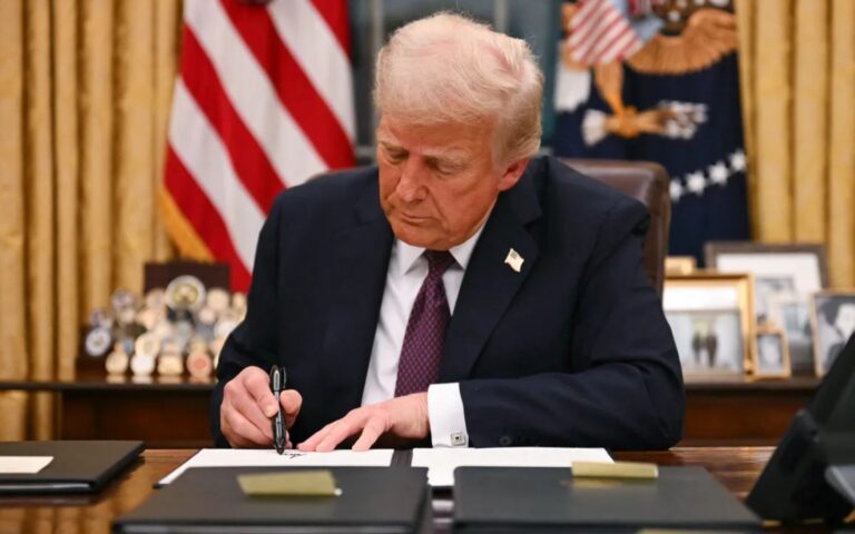 Tổng thống Trump ký sắc lệnh hoãn cấm TikTok sau khi nhậm chức