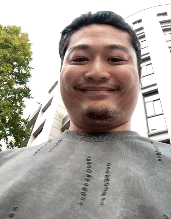 Chồng đi dép lê, mặc đồ bộ bị coi thường cho đến khi vợ lộ diện, netizen: Anh này chắc chắn là đại gia- Ảnh 2. Chồng đi dép lê, mặc đồ bộ bị coi thường cho đến khi vợ lộ diện, netizen: Anh này chắc chắn là đại gia- Ảnh 2.