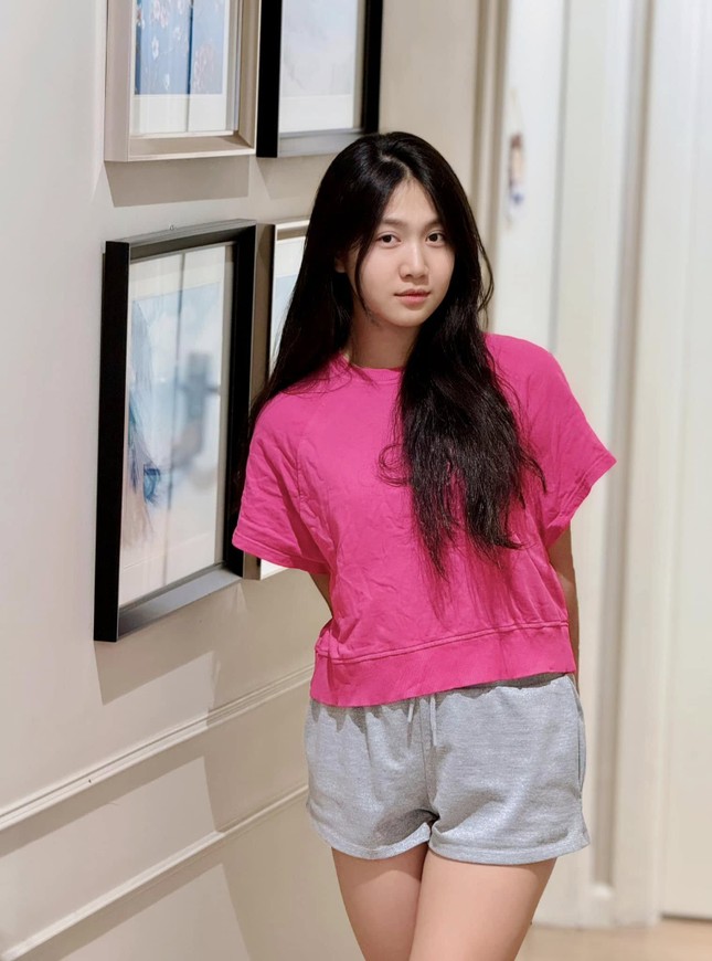 Xem loạt ảnh con gái diễn viên Mạnh Trường, netizen để ý một chi tiết lạ ảnh 4