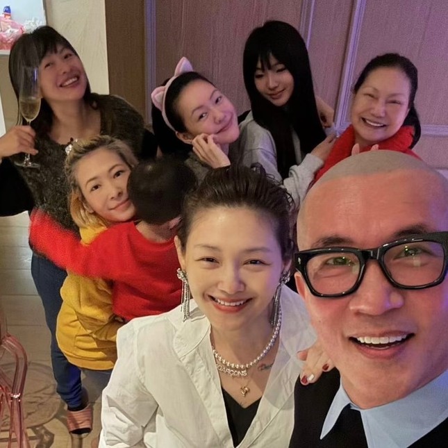 Netizen theo dõi "nhất cử nhất động" người thân của Từ Hy Viên hậu tin dữ ảnh 1