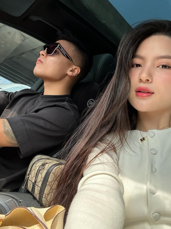 Vợ Quang Hải về dáng thần tốc sau sinh, netizen xin vía - Hình 8 Vo Quang Hai ve dang than toc sau sinh, netizen xin via-Hinh-8