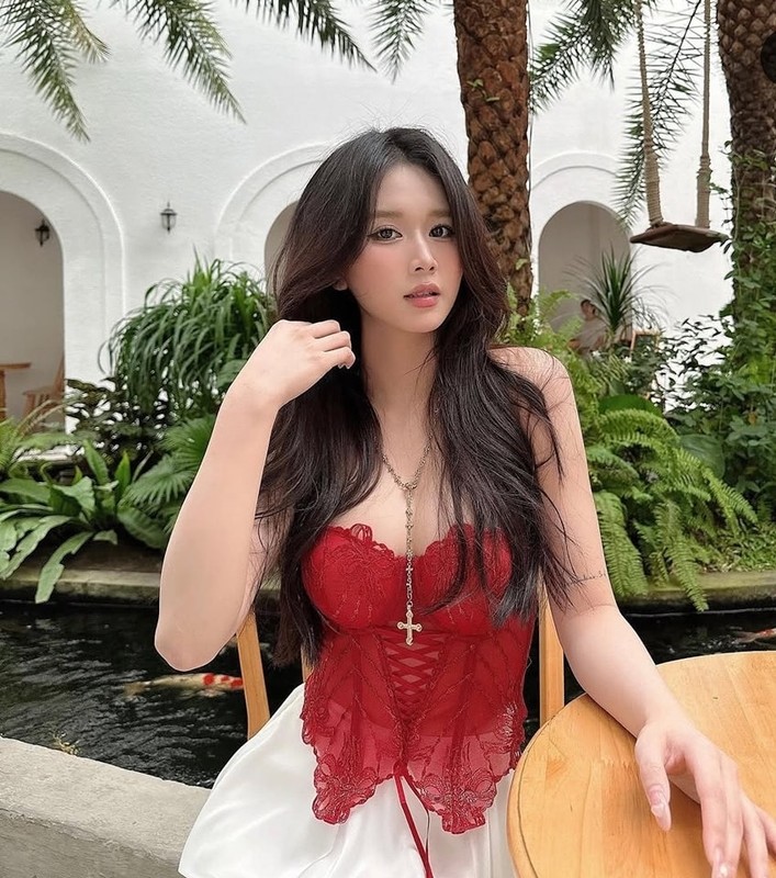 Rapper đình đám công khai bạn gái, netizen gọi tên ngay hot girl này - Hình 7 Rapper dinh dam cong khai ban gai, netizen goi ten ngay hot girl nay-Hinh-7