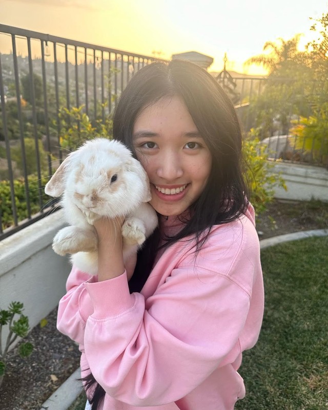 Dan hot girl duoc netizen “so ke” ai moi la nguoi giong dieu nhat-Hinh-11