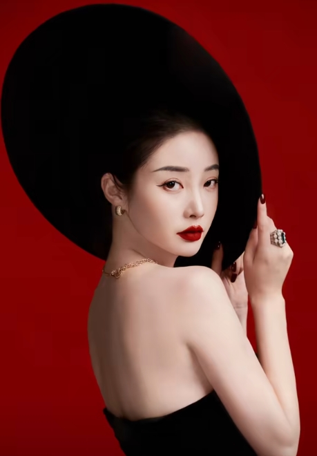 Chồng đi dép lê, mặc đồ bộ bị coi thường cho đến khi vợ lộ diện, netizen: Anh này chắc chắn là đại gia- Ảnh 9. Chồng đi dép lê, mặc đồ bộ bị coi thường cho đến khi vợ lộ diện, netizen: Anh này chắc chắn là đại gia- Ảnh 9.