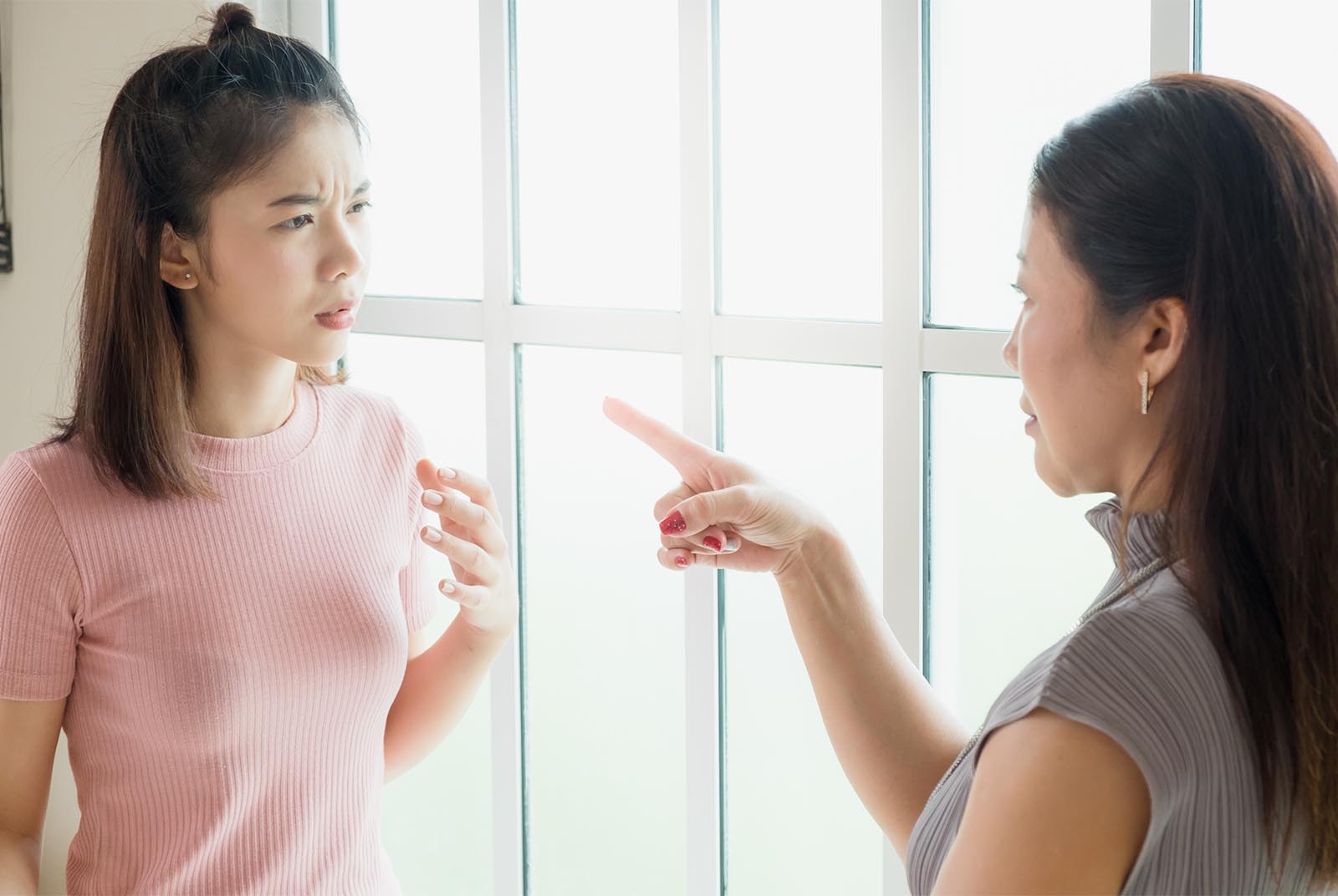 Bí mật điều tra lai lịch nữ bác sĩ mà con trai muốn cưới, người mẹ giàu có đùng đùng bắt huỷ hôn, netizen: Cô gái ơi, ông trời đang bảo vệ cô đó!- Ảnh 2. Bí mật điều tra lai lịch nữ bác sĩ mà con trai muốn cưới, người mẹ giàu có đùng đùng bắt huỷ hôn, netizen: Cô gái ơi, ông trời đang bảo vệ cô đó!- Ảnh 2.