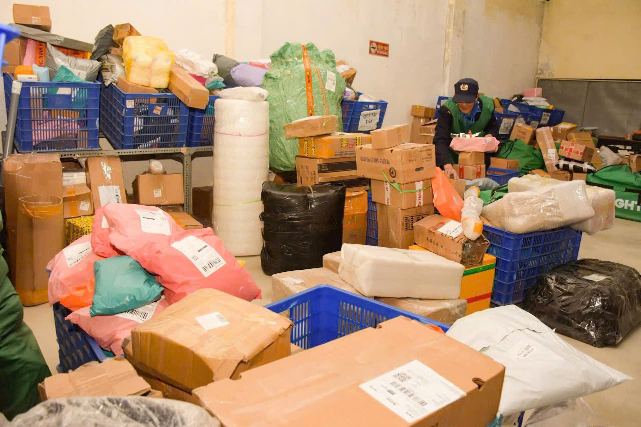 Người Việt chi đậm tiền mua hàng online: Shopee hay TikTok, Lazada giữ 