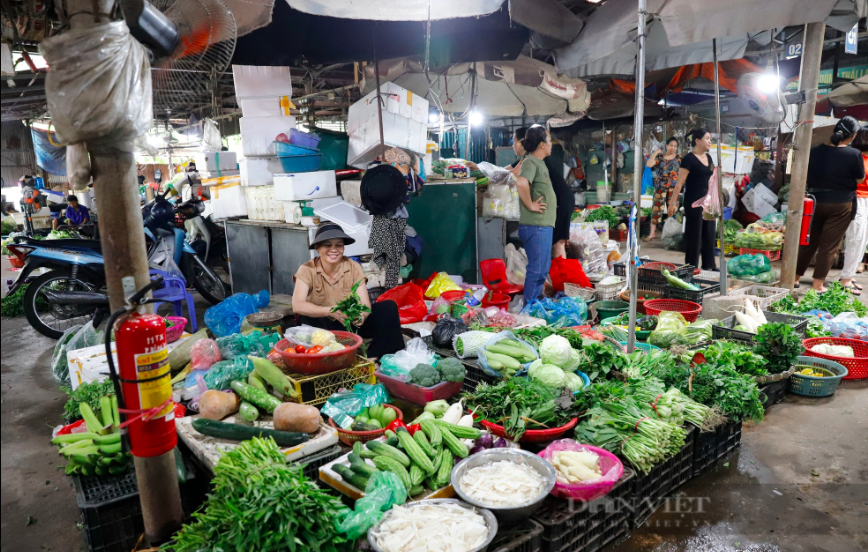 Sức mua tại chợ dân sinh bị Tiktok, Facebook áp đảo- Ảnh 1. Sức mua tại chợ dân sinh bị Tiktok, Facebook áp đảo- Ảnh 1.