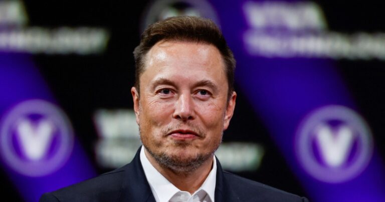 Tỷ phú Elon Musk lần đầu đề cập tới đồn đoán có thể mua TikTok