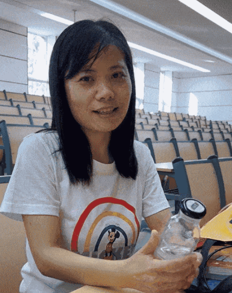 Nữ giảng viên bị quay lén khi đứng lớp, xem video netizen phải cảm thán: Nữ giảng viên bị quay lén khi đứng lớp, xem video netizen phải cảm thán: