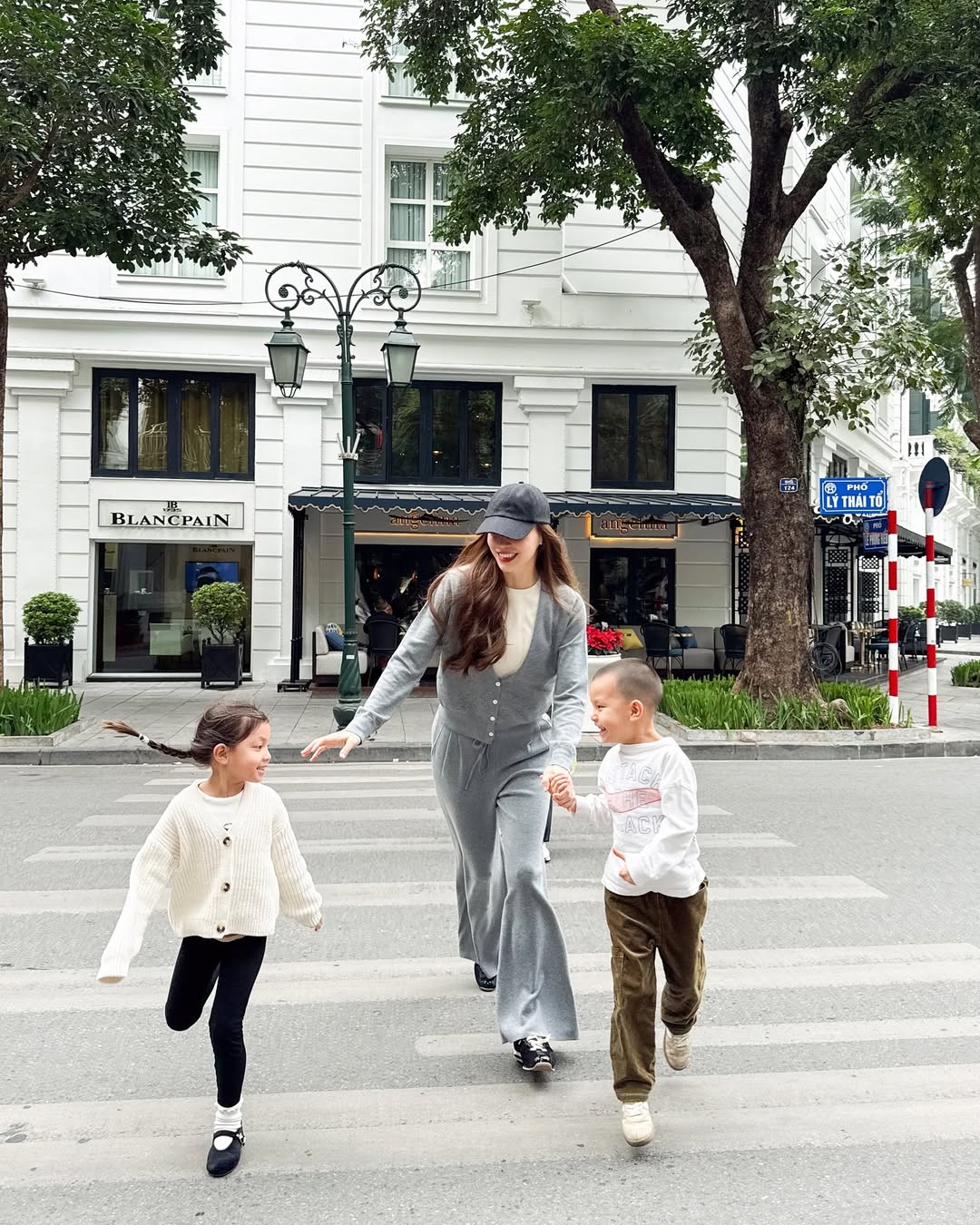 Nghe con của Hà Hồ - Kim Lý nói chuyện mà netizen bất ngờ, nhiều bố mẹ hỏi xin nữ ca sĩ cách dạy dỗ- Ảnh 2.