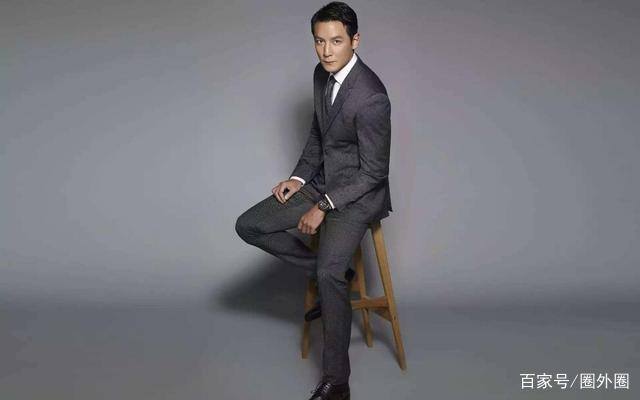 Nam thần showbiz rẽ hướng làm giáo viên tiếng Anh, phát âm hay đến mức netizen Nam thần showbiz rẽ hướng làm giáo viên tiếng Anh, phát âm hay đến mức netizen