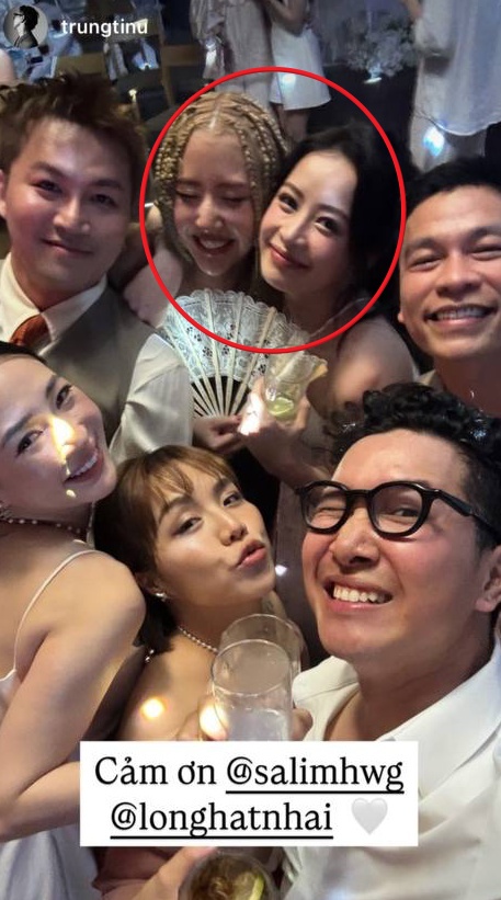 Chi Pu và Quỳnh Anh Shyn ôm nhau sau 5 năm nghỉ chơi, netizen thốt lên: Cảnh này chỉ 1% dân số làm được!- Ảnh 3. Chi Pu và Quỳnh Anh Shyn ôm nhau sau 5 năm nghỉ chơi, netizen thốt lên: Cảnh này chỉ 1% dân số làm được!- Ảnh 3.