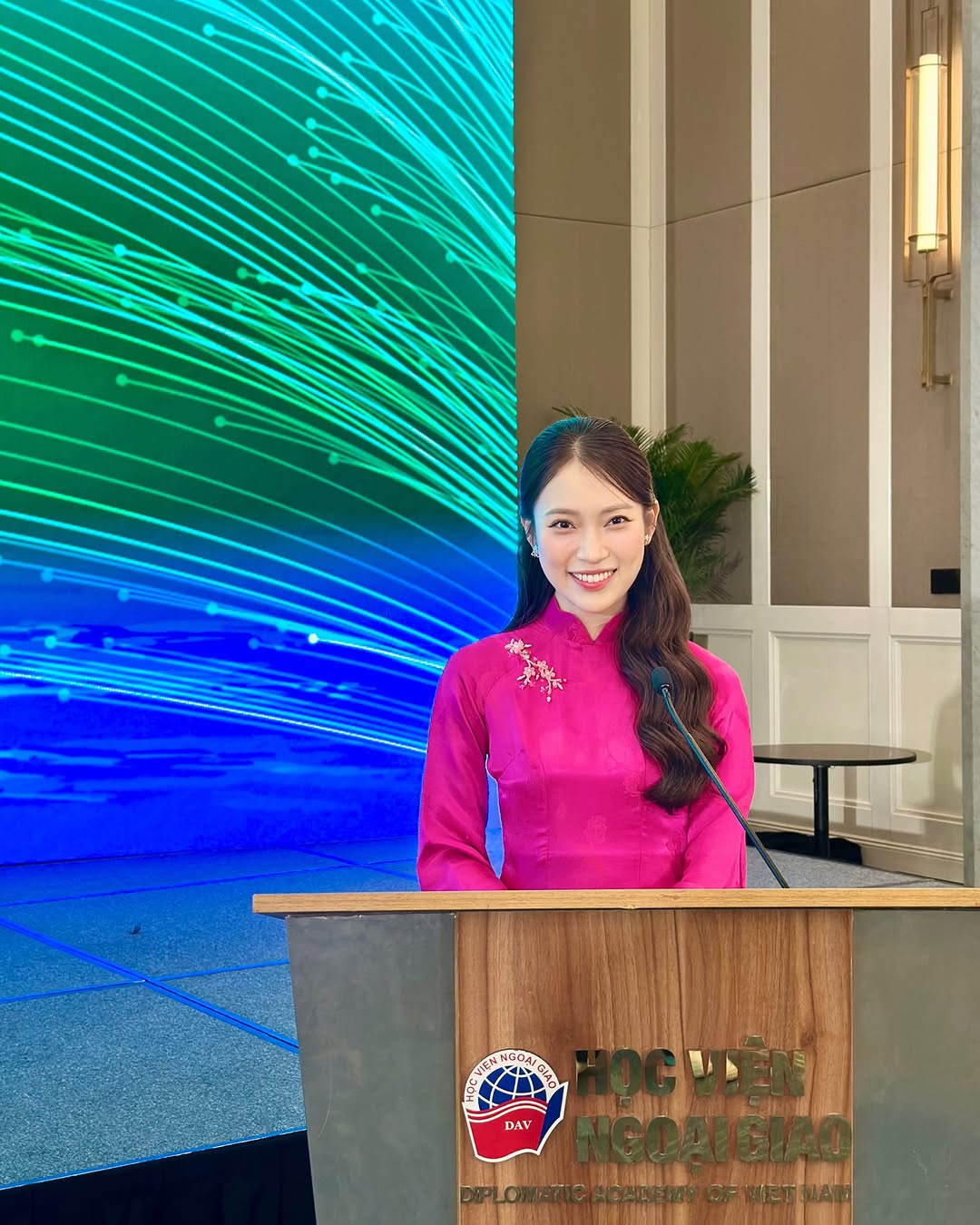 Màn hội ngộ đầy duyên nợ của MC Khánh Vy với 3 nhân vật đặc biệt khiến netizen cảm thán - 1 Màn hội ngộ đầy duyên nợ của MC Khánh Vy với 3 nhân vật đặc biệt khiến netizen cảm thán - 1