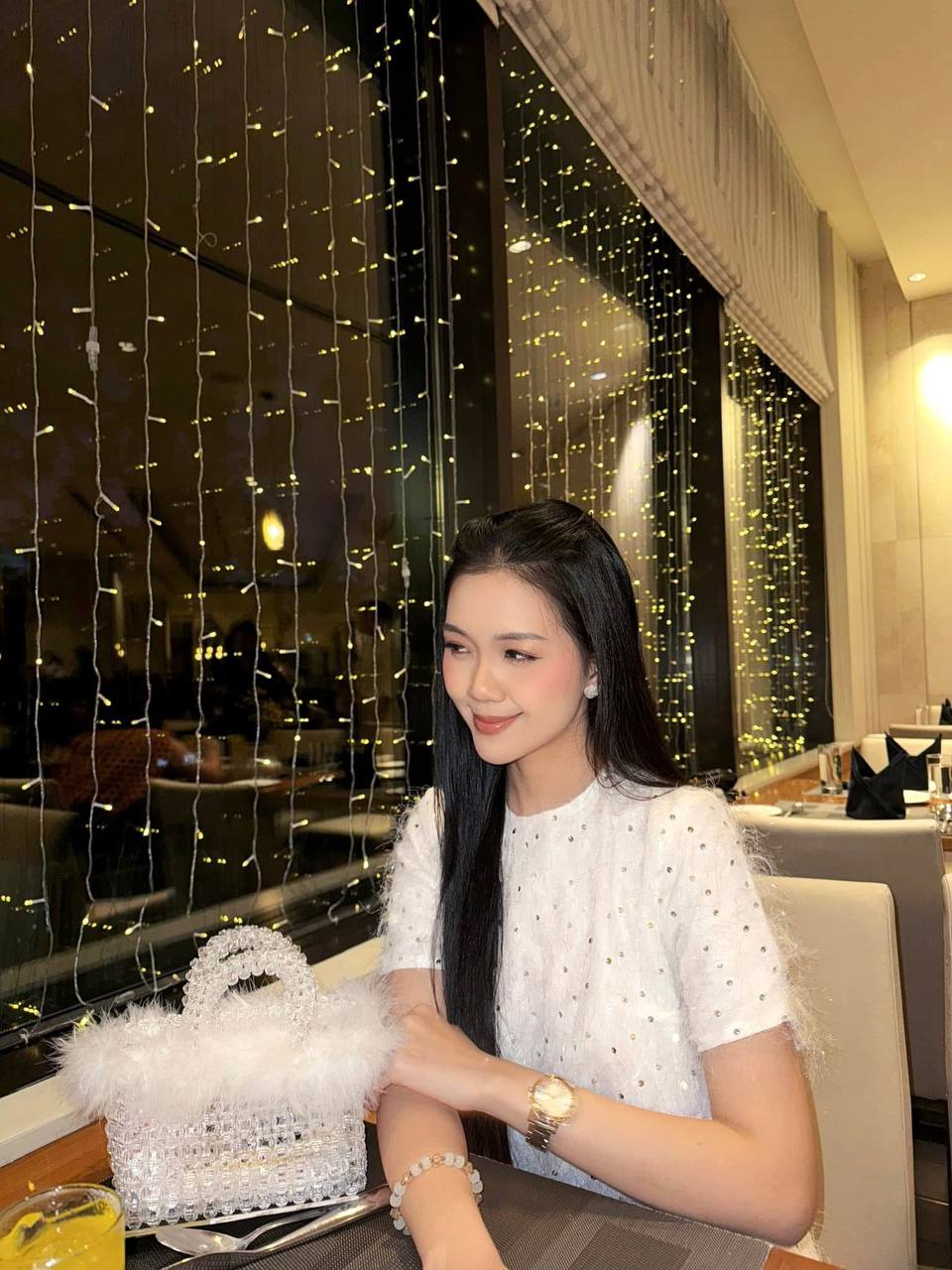 Xuất hiện nữ chính ngôn tình đi casting Hoa hậu, netizen chắc nịch chính là Xuất hiện nữ chính ngôn tình đi casting Hoa hậu, netizen chắc nịch chính là