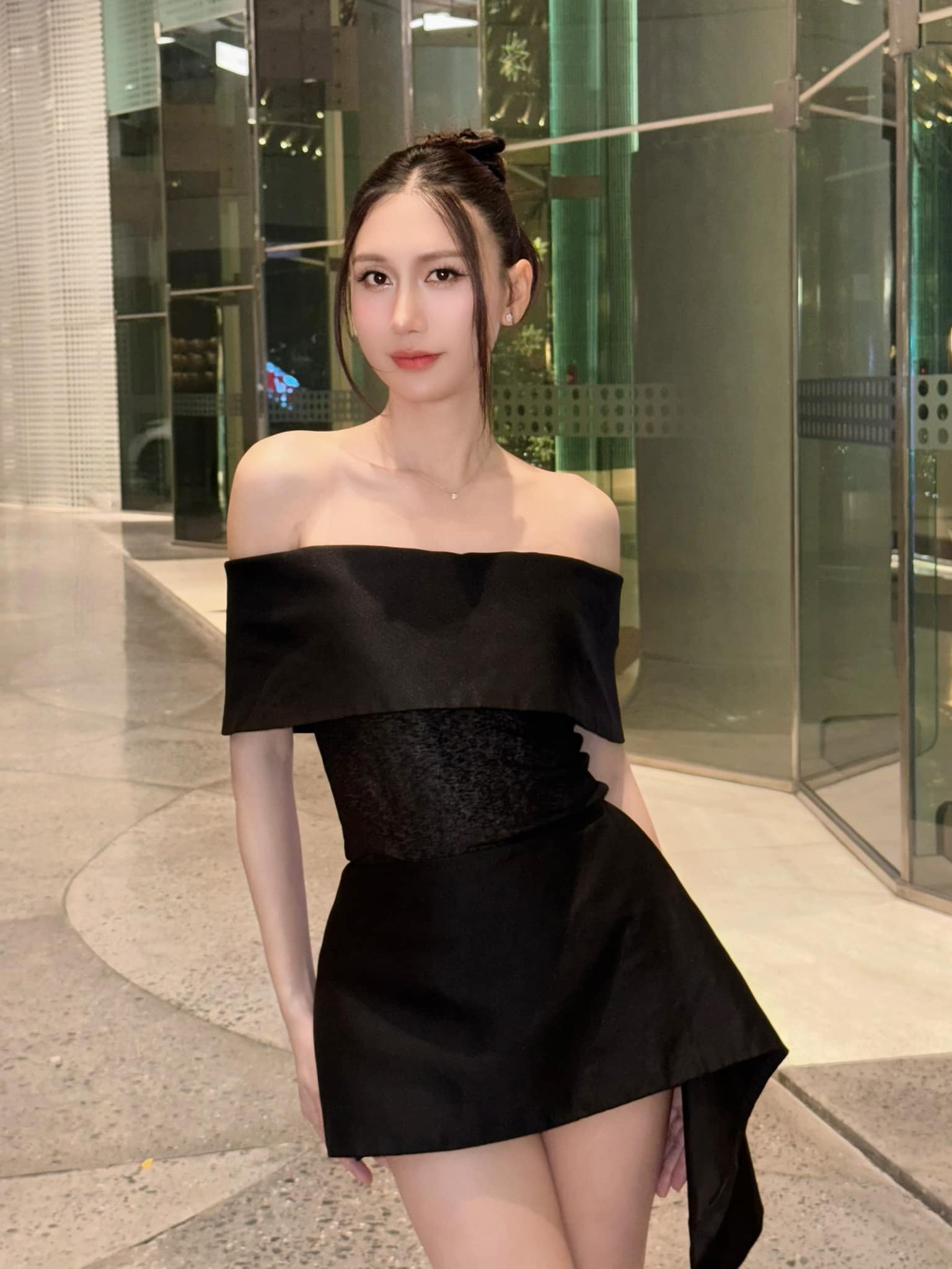 Lynk Lee catwalk và phản ứng bất ngờ của netizen- Ảnh 12. Lynk Lee catwalk và phản ứng bất ngờ của netizen- Ảnh 12.