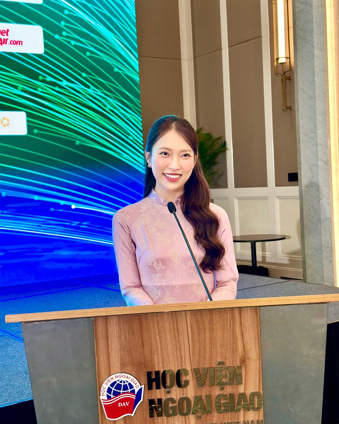 Màn hội ngộ đầy duyên nợ của MC Khánh Vy với 3 nhân vật đặc biệt khiến netizen cảm thán Màn hội ngộ đầy duyên nợ của MC Khánh Vy với 3 nhân vật đặc biệt khiến netizen cảm thán