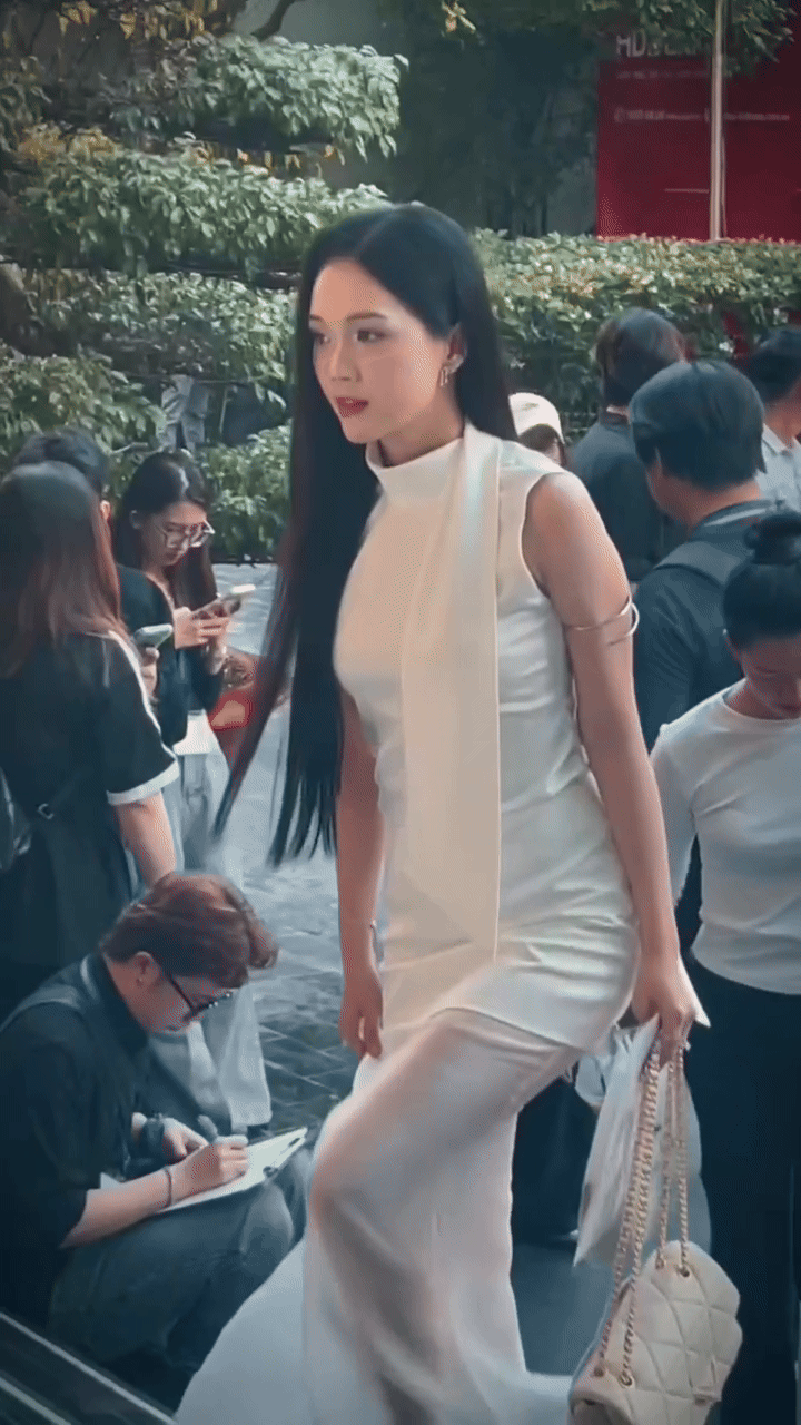 Xuất hiện nữ chính ngôn tình đi casting Hoa hậu, netizen chắc nịch chính là Xuất hiện nữ chính ngôn tình đi casting Hoa hậu, netizen chắc nịch chính là