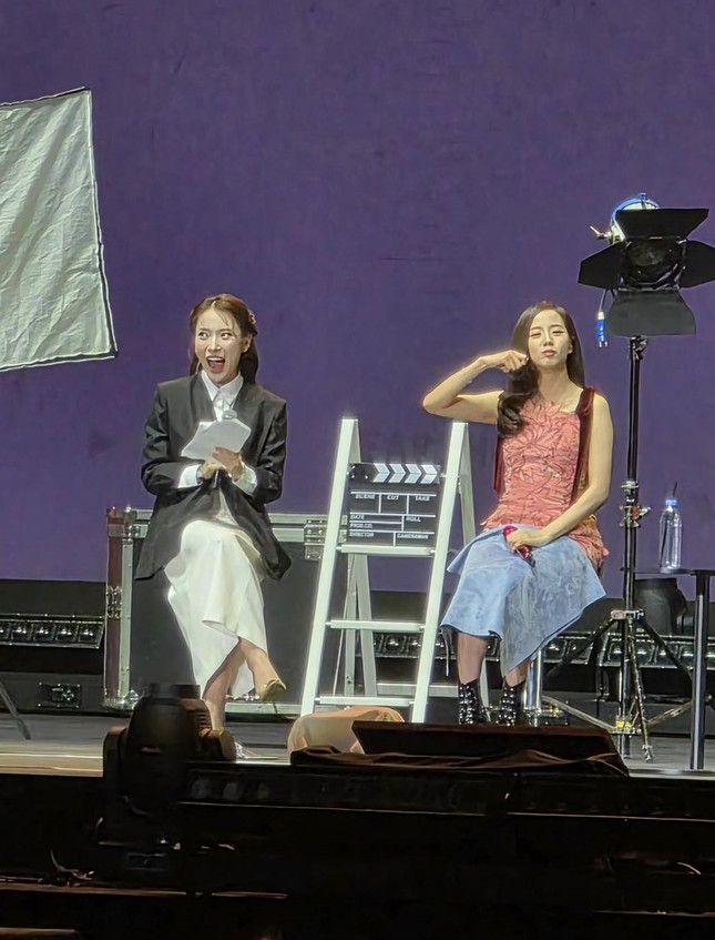 Khánh Vy nhận phản ứng trái chiều khi làm MC ở fan meeting Jisoo BLACKPINK ảnh 2