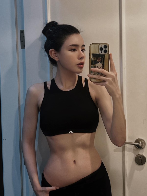 Dàn nữ thần phòng gym với body cực cháy khiến netizen ngẩn ngơ - Hình 7 Dan nu than phong gym voi body cuc chay khien netizen ngan ngo-Hinh-7