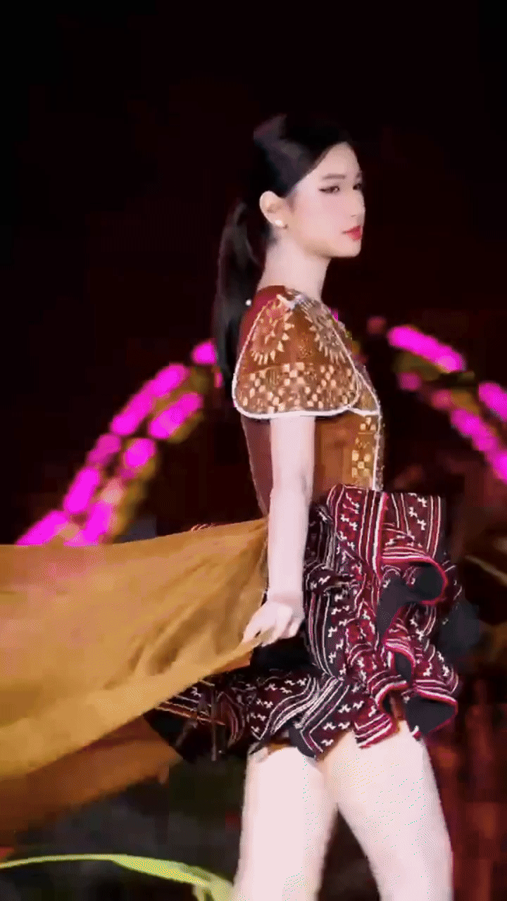 Hậu tranh cãi Nàng Mơ tái xuất sàn catwalk, netizen bất ngờ nhắc tên Phương Nhi, chuyện gì đây?- Ảnh 5. Hậu tranh cãi Nàng Mơ tái xuất sàn catwalk, netizen bất ngờ nhắc tên Phương Nhi, chuyện gì đây?- Ảnh 5.