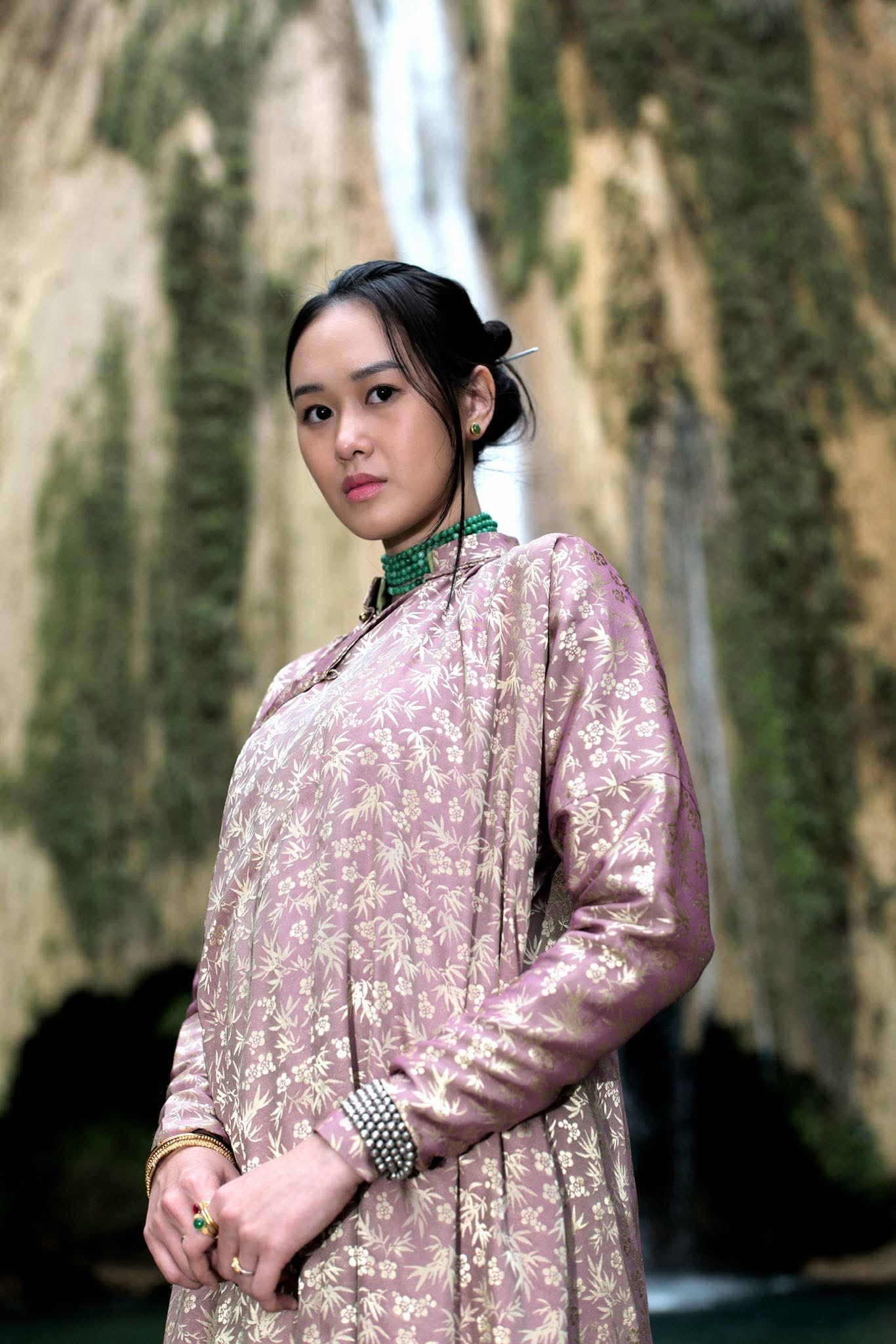 Bà xã Anh Đức ngày càng thăng hạng nhan sắc, diện đồ truyền thống lần nào cũng “đốn tim” netizen- Ảnh 3. Bà xã Anh Đức ngày càng thăng hạng nhan sắc, diện đồ truyền thống lần nào cũng “đốn tim” netizen- Ảnh 3.