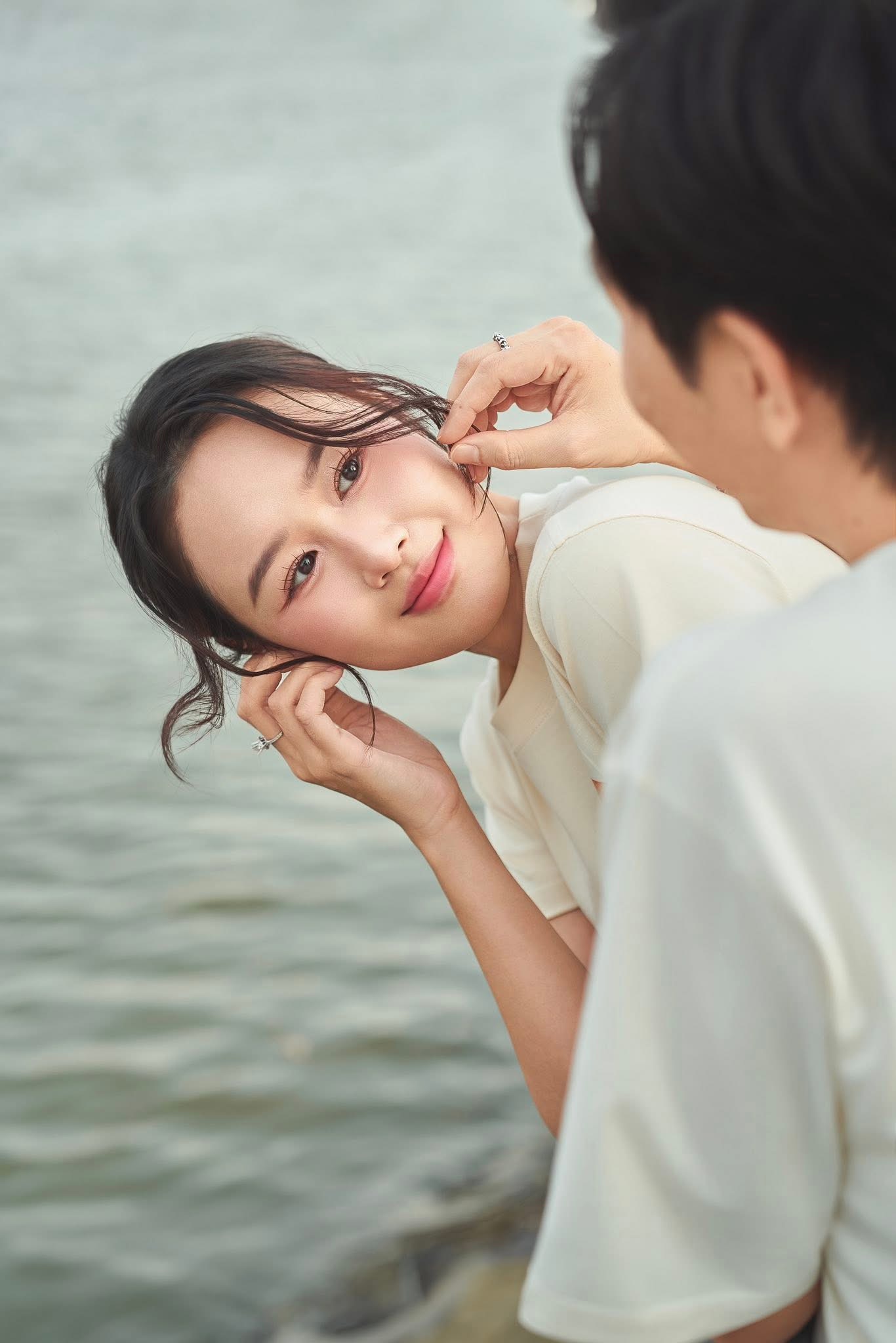 Bà xã Anh Đức ngày càng thăng hạng nhan sắc, diện đồ truyền thống lần nào cũng “đốn tim” netizen- Ảnh 16. Bà xã Anh Đức ngày càng thăng hạng nhan sắc, diện đồ truyền thống lần nào cũng “đốn tim” netizen- Ảnh 16.