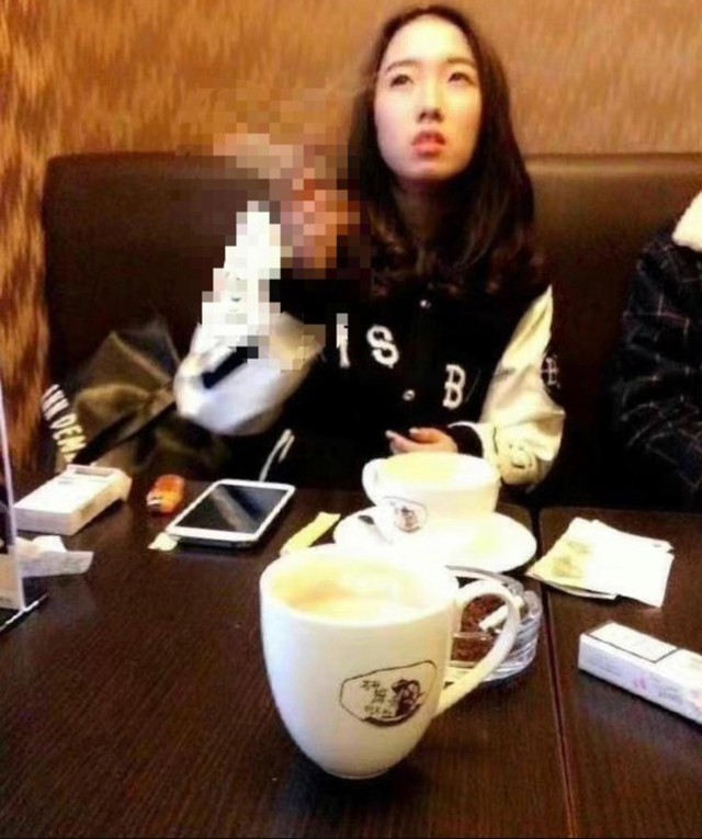 Cựu center quốc dân trở lại làm idol, netizen “dí” bằng được scandal chấn động- Ảnh 6. Cựu center quốc dân trở lại làm idol, netizen “dí” bằng được scandal chấn động- Ảnh 6.