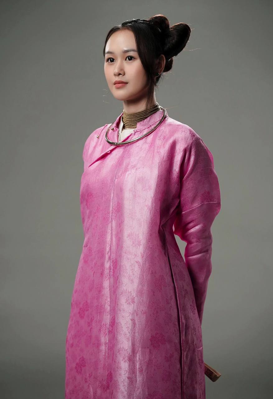Bà xã Anh Đức ngày càng thăng hạng nhan sắc, diện đồ truyền thống lần nào cũng “đốn tim” netizen- Ảnh 1. Bà xã Anh Đức ngày càng thăng hạng nhan sắc, diện đồ truyền thống lần nào cũng “đốn tim” netizen- Ảnh 1.