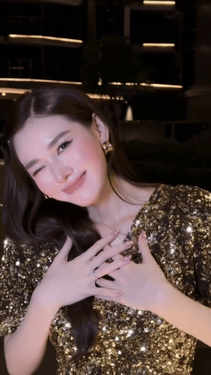 Chỉ 7 giây bắt trend, nàng dâu hào môn được netizen phong danh Han So Hee bản Việt- Ảnh 1. Chỉ 7 giây bắt trend, nàng dâu hào môn được netizen phong danh Han So Hee bản Việt- Ảnh 1.