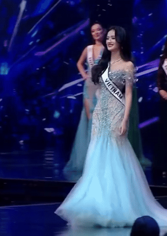 Ý Nhi đẹp rạng ngời tại chung kết Miss World nhưng visual lại khiến netizen tiếc ở 1 điểm- Ảnh 1. Ý Nhi đẹp rạng ngời tại chung kết Miss World nhưng visual lại khiến netizen tiếc ở 1 điểm- Ảnh 1.