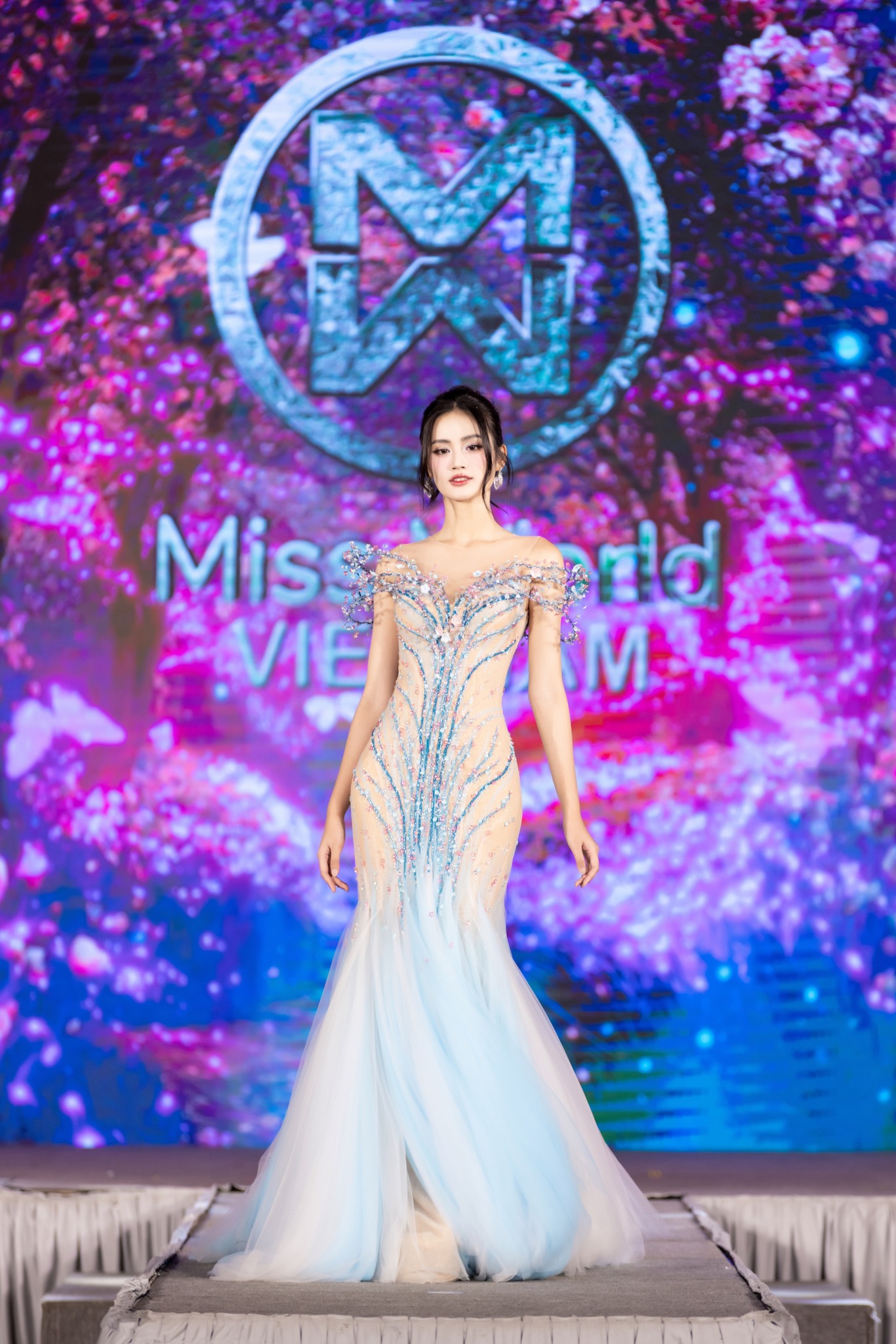 Ý Nhi đẹp rạng ngời tại chung kết Miss World nhưng visual lại khiến netizen tiếc ở 1 điểm- Ảnh 4. Ý Nhi đẹp rạng ngời tại chung kết Miss World nhưng visual lại khiến netizen tiếc ở 1 điểm- Ảnh 4.