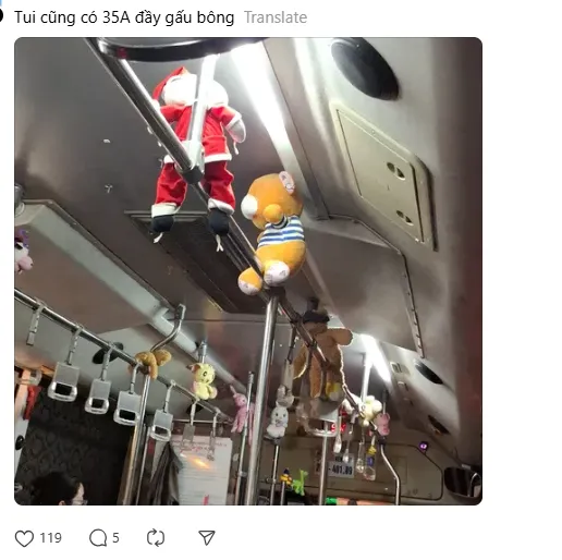 Bắt gặp xe buýt có nội thất "lạ" ở Hà Nội, netizen: "Có cần đáng yêu thế không" ảnh 4