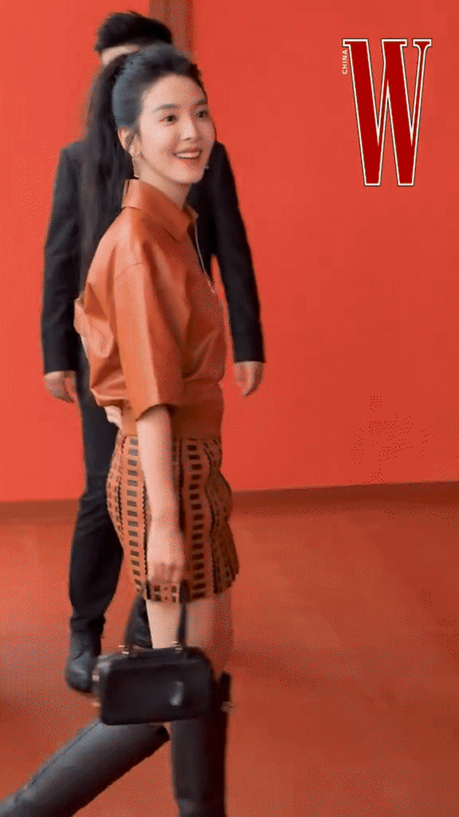 Chương Nhược Nam đổi style, netizen khen hết lời- Ảnh 1. Chương Nhược Nam đổi style, netizen khen hết lời- Ảnh 1.